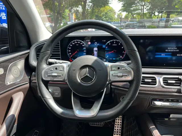 Mercedes-Benz GLS-Class — Фото автомобиля 9