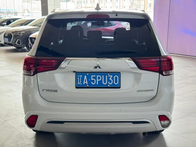 Mitsubishi Outlander — Фото автомобиля 6