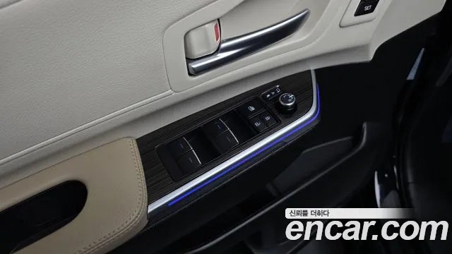 Toyota Sienna — Фото автомобиля 25