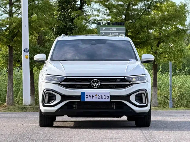 Volkswagen T-Roc — Фото автомобиля 2