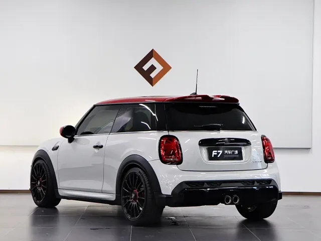MINI John Cooper Works — Фото автомобиля 4