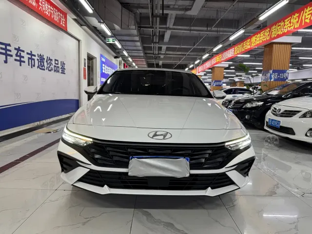 Фотография автомобиля — Hyundai Elantra