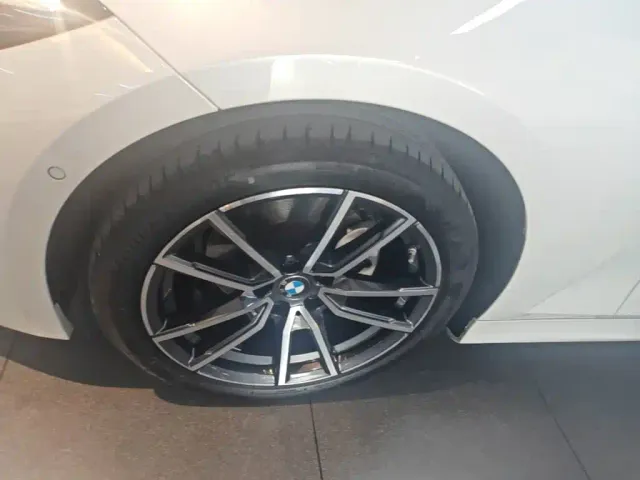 BMW 3 Series — Фото автомобиля 22