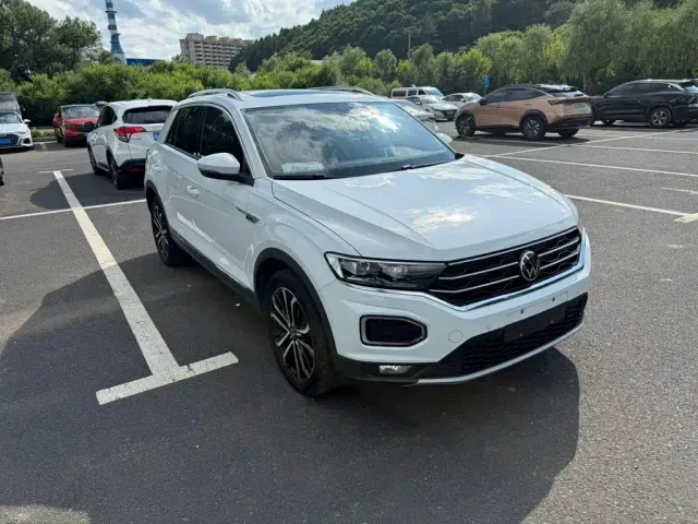 Volkswagen T-Roc — Фото автомобиля 3