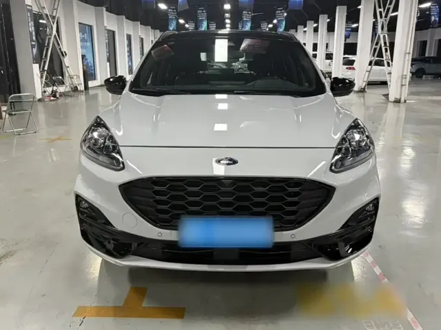 Ford Escape — Фото автомобиля 15