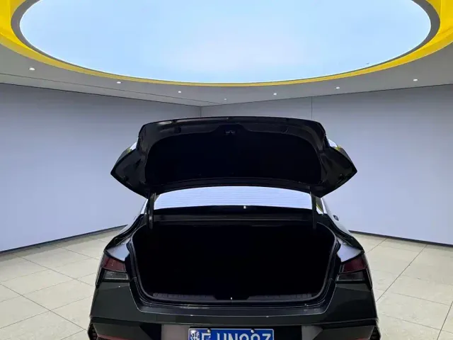Hyundai Elantra — Фото автомобиля 7