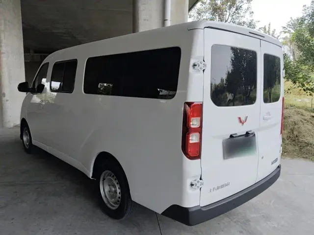 Wuling Yangguang — Фото автомобиля 4
