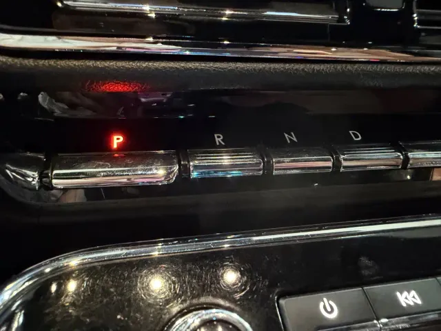 Lincoln Navigator — Фото автомобиля 14
