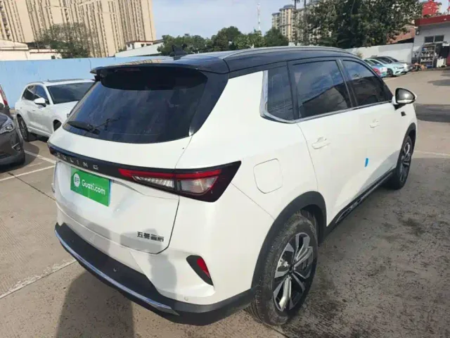 Wuling Asta — Фото автомобиля 6