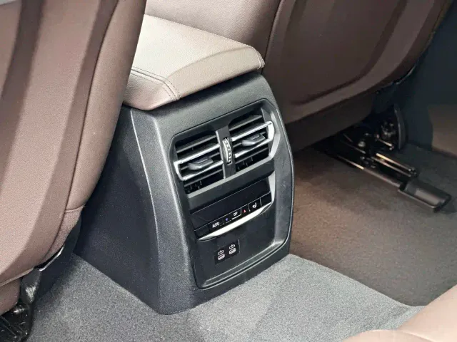 BMW i3 — Фото автомобиля 11