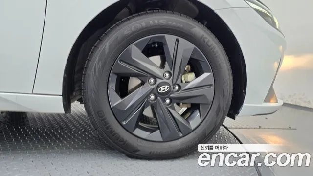 Hyundai Avante CN7 — Фото автомобиля 6
