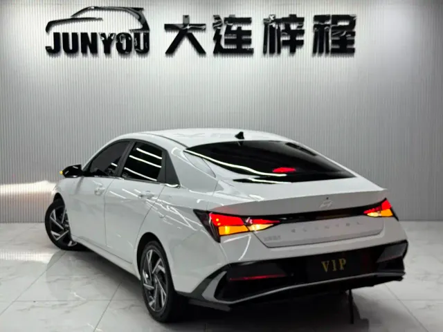 Hyundai Elantra — Фото автомобиля 6