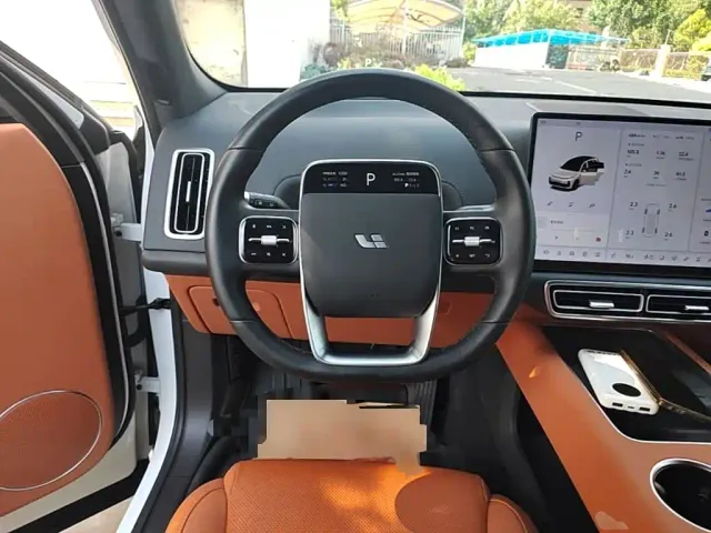 Li Auto L7 — Фото автомобиля 6