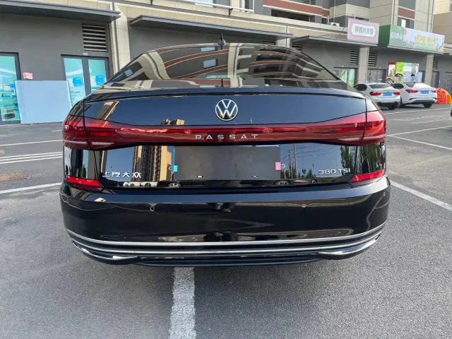 Volkswagen Passat — Фото автомобиля 6
