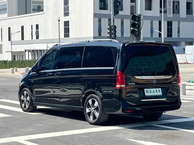 Mercedes-Benz V-Class — Фото автомобиля 4