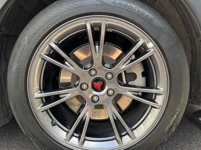 Tesla Model Y — Фото автомобиля 8