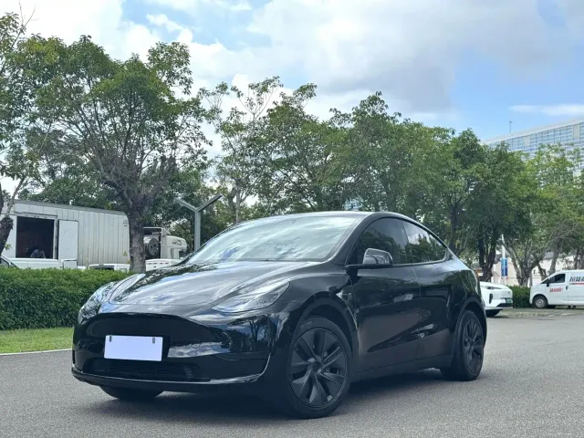 Фотография автомобиля — Tesla Model Y