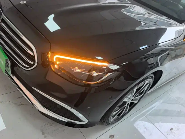 Mercedes-Benz E-Class — Фото автомобиля 23