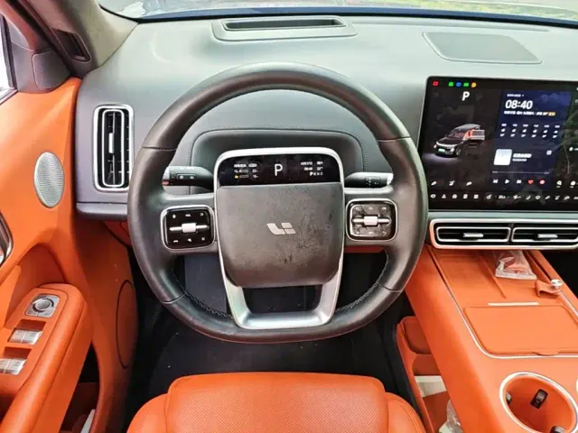 Li Auto L9 — Фото автомобиля 10