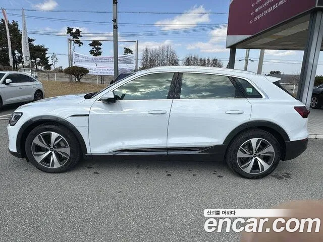 Audi Q8 e-tron GE — Фото автомобиля 11