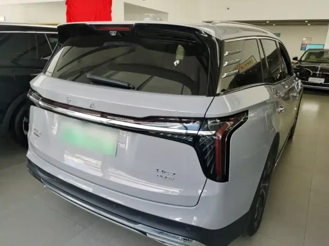Hongqi HS7 PHEV — Фото автомобиля 6