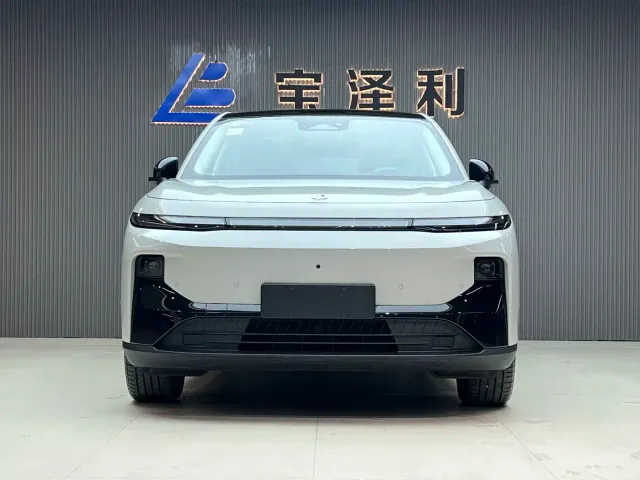 Leapmotor B10 — Фото автомобиля 2