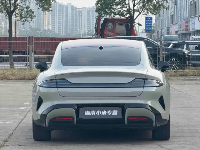 Xiaomi SU7 — Фото автомобиля 11