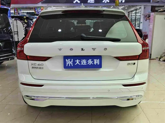 Volvo XC60 — Фото автомобиля 15