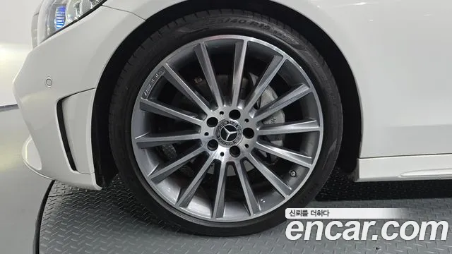 Mercedes-Benz C-Class — Фото автомобиля 5