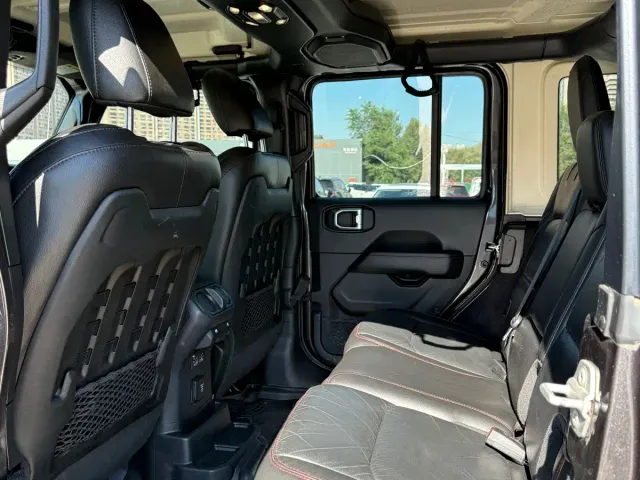 Jeep Wrangler — Фото автомобиля 9