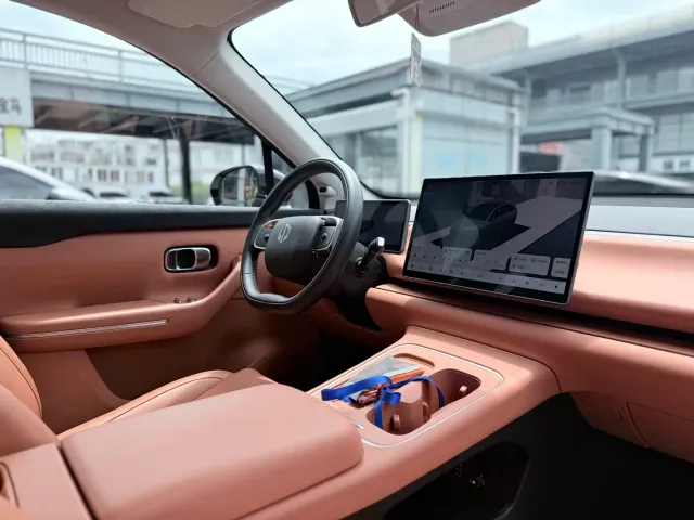 Leapmotor C10 — Фото автомобиля 13