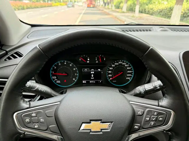 Chevrolet Equinox — Фото автомобиля 12