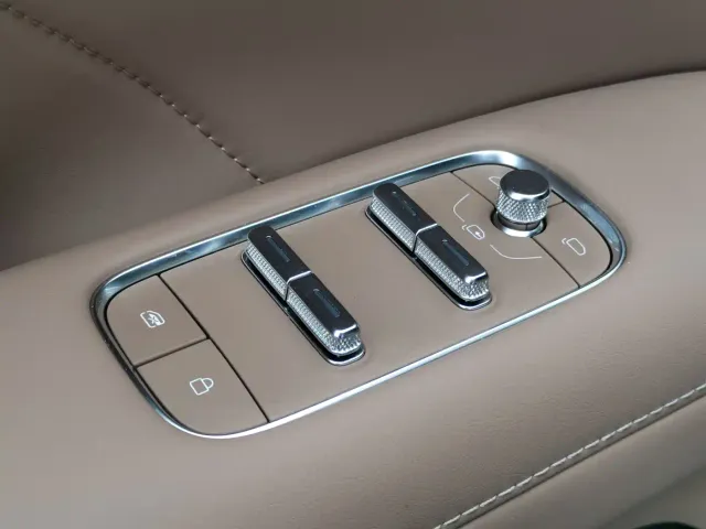 Huajing Baojun S — Фото автомобиля 20