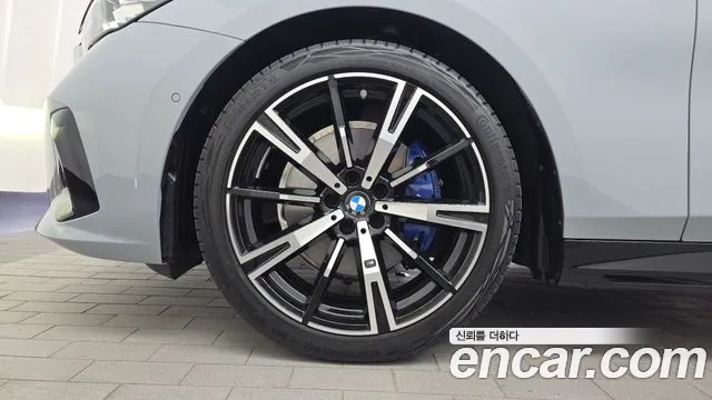BMW 5 Series G60 — Фото автомобиля 5