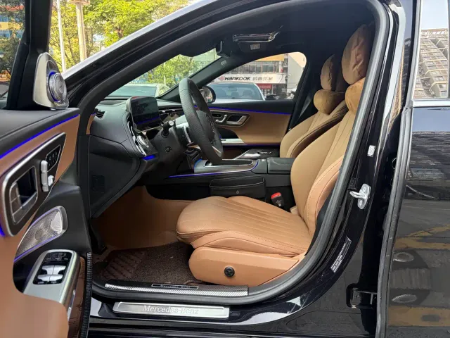 Mercedes-Benz E-Class — Фото автомобиля 4