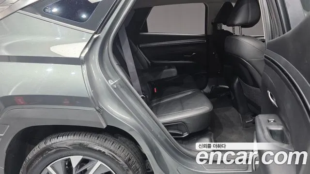 Hyundai Tucson Tucson (NX4) Дизель 2.0 2WD — Фото автомобиля 12