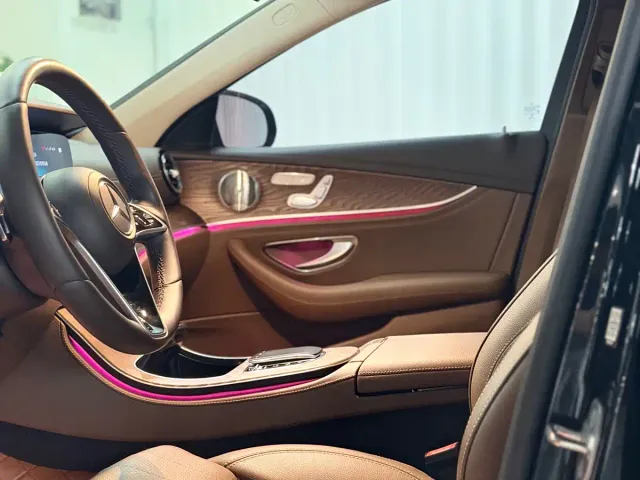 Mercedes-Benz E-Class — Фото автомобиля 13
