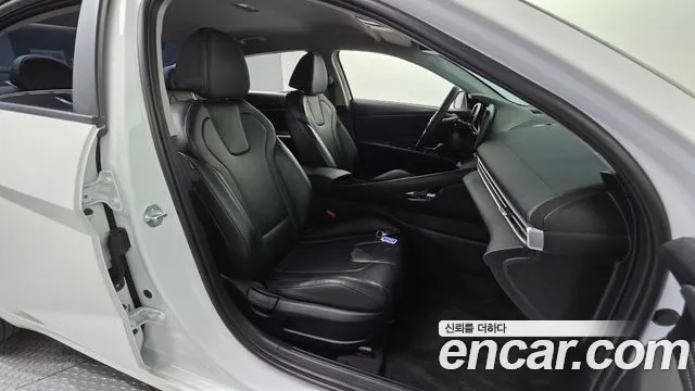 Hyundai Avante CN7 — Фото автомобиля 16