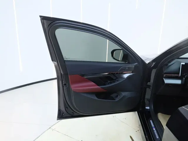 BMW 5 Series — Фото автомобиля 7