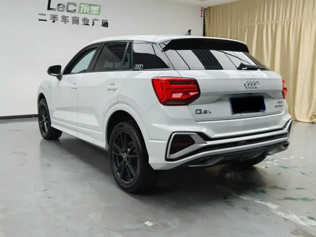 Audi Q2L — Фото автомобиля 6