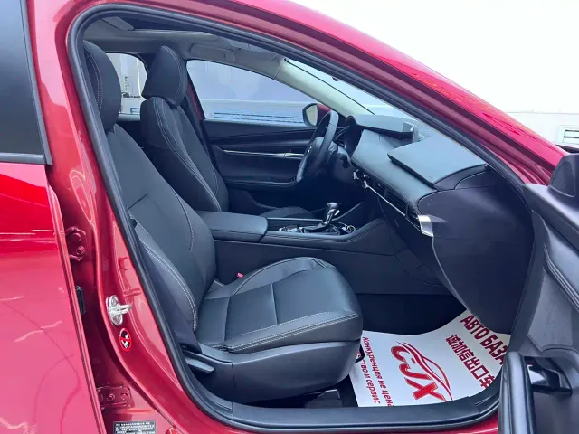 Mazda Axela — Фото автомобиля 18