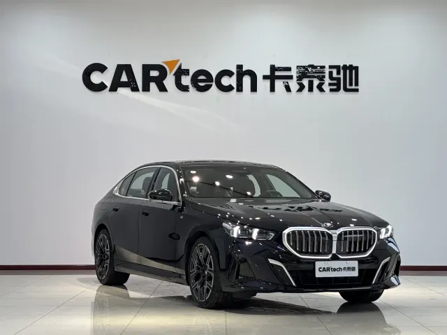 BMW 5 Series — Фото автомобиля 3