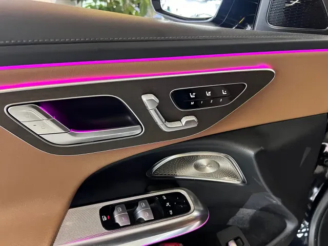 Mercedes-Benz E-Class — Фото автомобиля 11