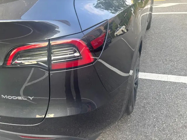 Tesla Model Y — Фото автомобиля 18