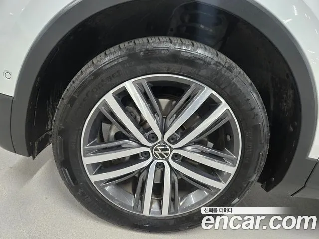Volkswagen Tiguan — Фото автомобиля 20