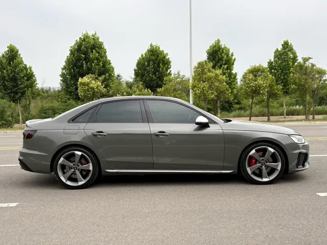 Audi S4 — Фото автомобиля 4