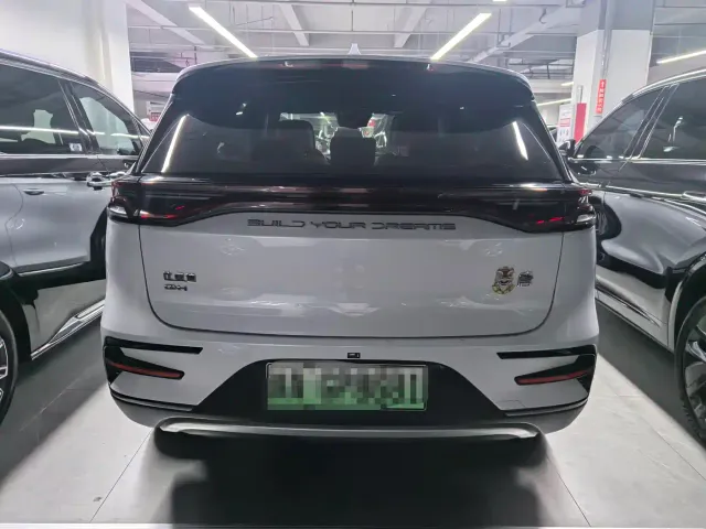 BYD Tang — Фото автомобиля 17
