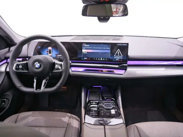 BMW 5 Series — Фото автомобиля 17