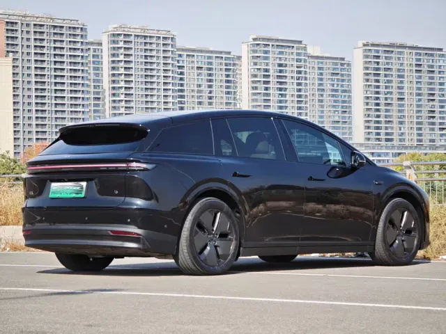 Li Auto i6 — Фото автомобиля 9