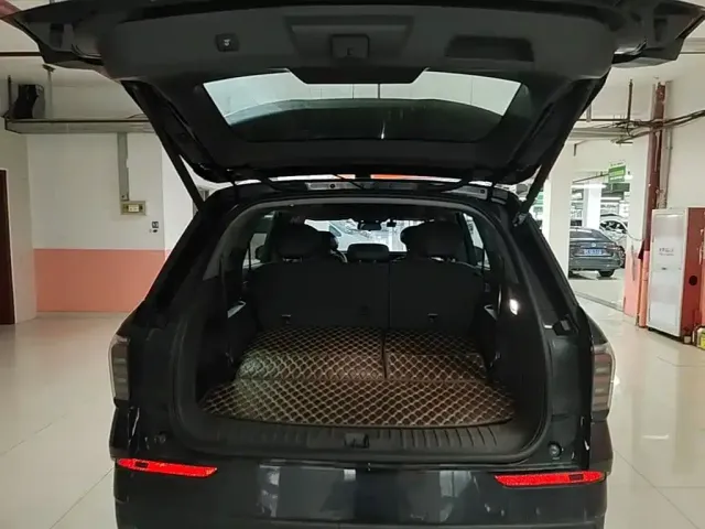 Ford Edge — Фото автомобиля 18